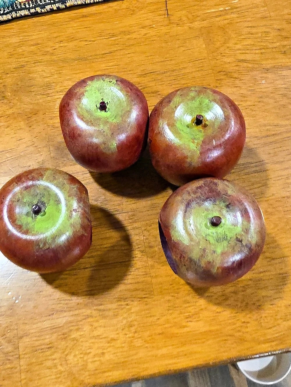Set Of 4 Decorative Apple Napkin Rings Red & Green